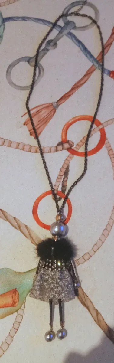 Collar fantasía muñeca 52 cm