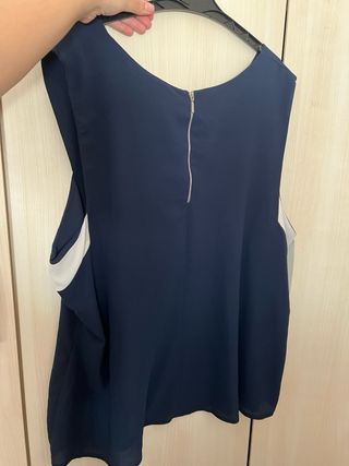Blusa azul y blanca 