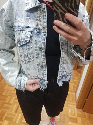 Cazadora vaquera tachas Talla M