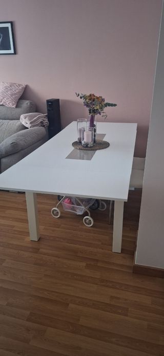 Mesa extensible moderna blanca