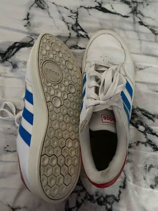 Zapatillas Adidas Blancas y Azules