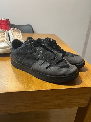 Nike negras y grises