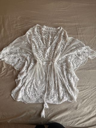 Blusa de encaje blanca