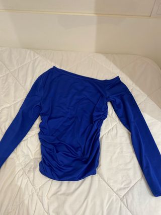 Camiseta azul manga larga fruncida