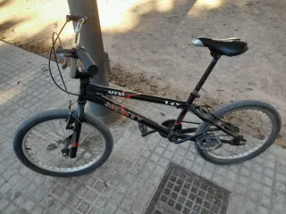 Bicicleta BMX Monty Arena 142 Negra