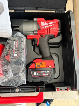 Llave de impacto Milwaukee M18 FUEL