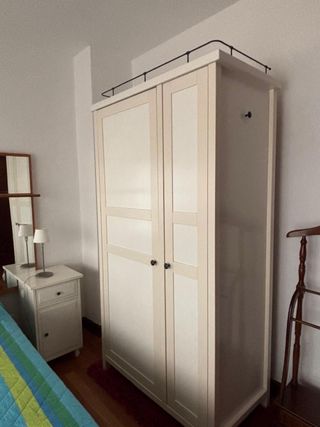 Armario y 2 mesitas de noche