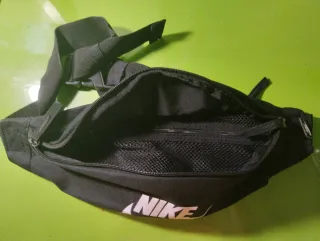 Riñonera Nike Negra