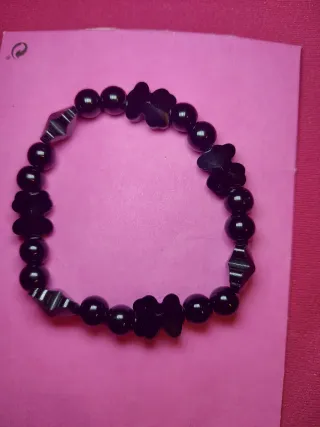 Pulsera elástica negra con abalorios