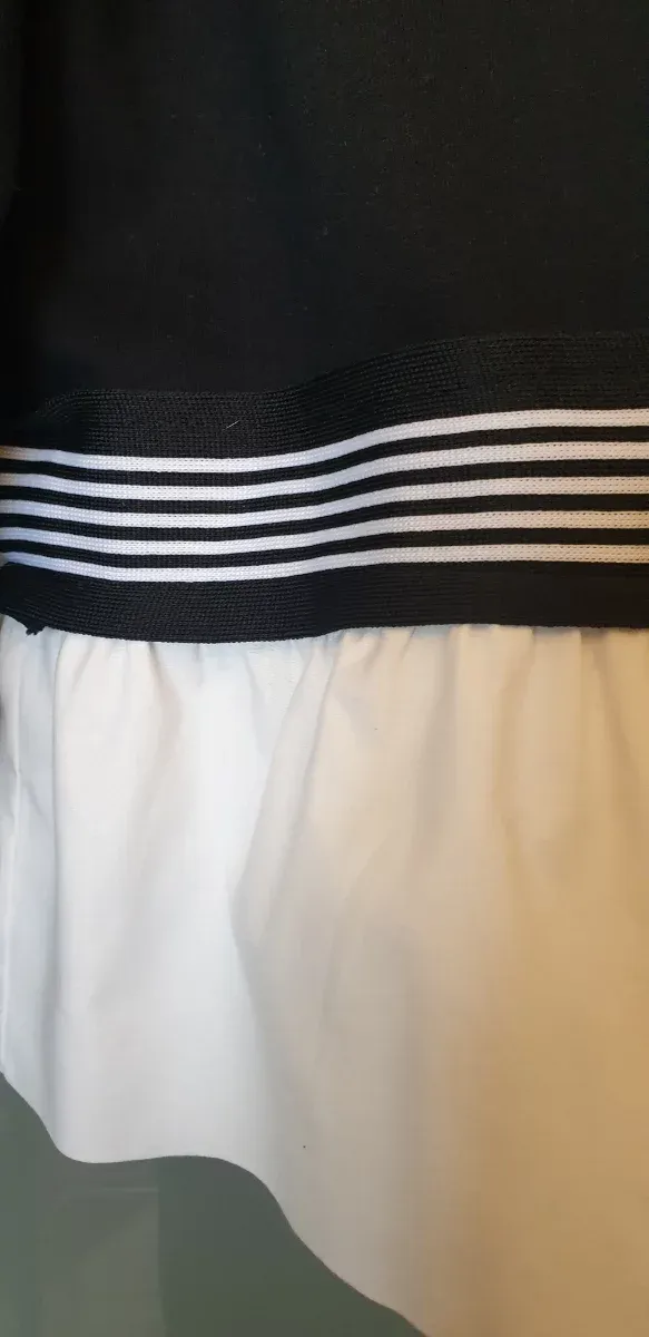 Sudadera La Buena Juanita Negra y Blanca