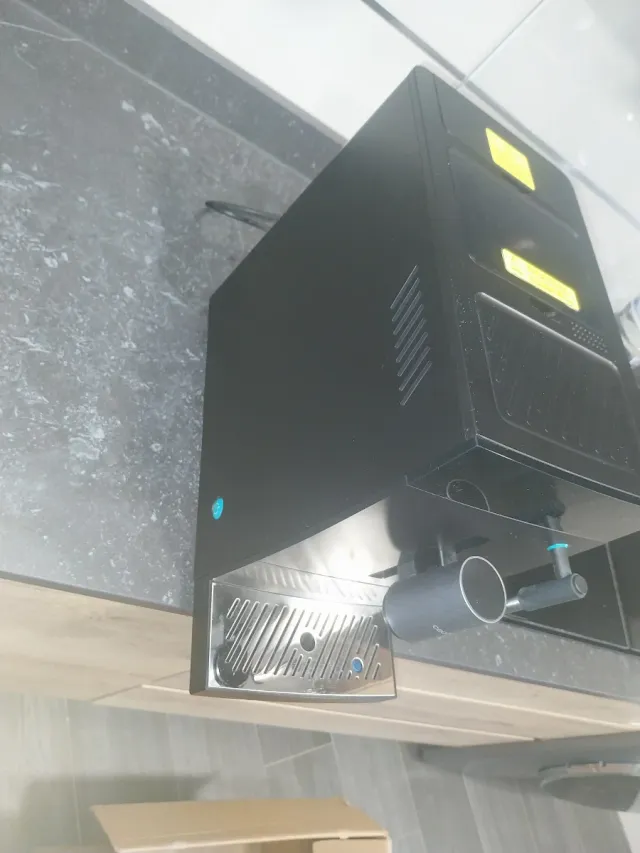 Cafetera Cecotec Compact Steam