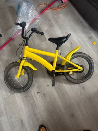 Bicicleta infantil amarilla