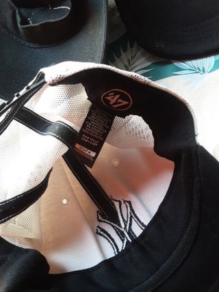 4 Gorras y Bolsa . NY sin estrenar . Chollazo