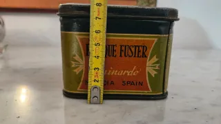 Caja antigua El Gorrión azafranes y especias.