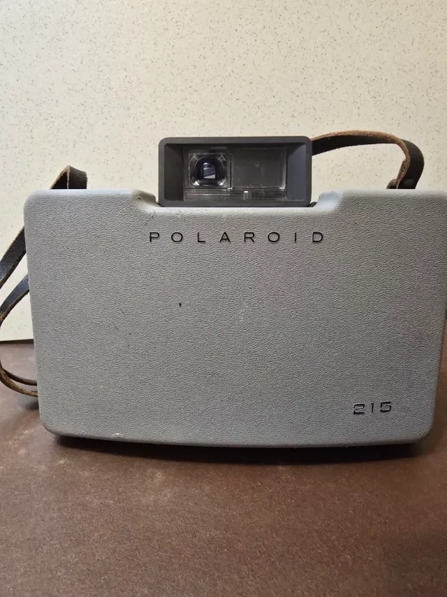 Cámara Polaroid 215