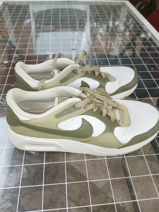 Nike Air Talla 46 Verde Oliva/Blanco