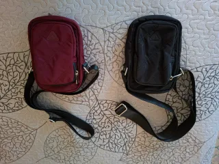 Bolso bandolera negro y rojo