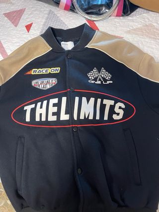 Cazadora Bershka estilo bomber racing