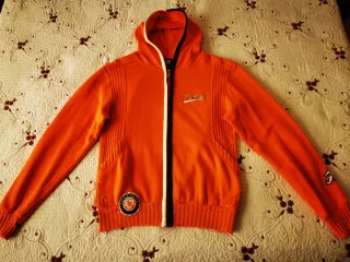 Sudadera El Niño Naranja Cremallera y Capucha