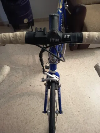 Bicicleta Carretera Pinarello Azul