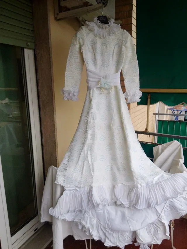 Abito sposa " linea imperiale " pizzo macramè fran