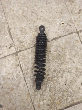 Amortiguador de moto negro