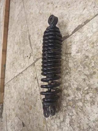 Amortiguador de moto negro