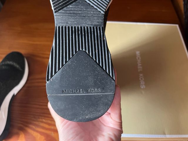 Botines Michael Kors plataforma negro/dorado