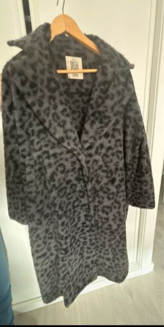 Abrigo estampado leopardo 