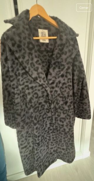 Abrigo estampado leopardo 