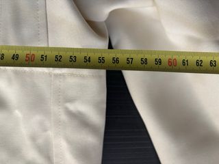 Chaqueta beige clásica