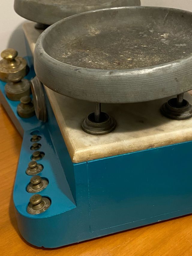 Bilancia antica restaurata anni '60