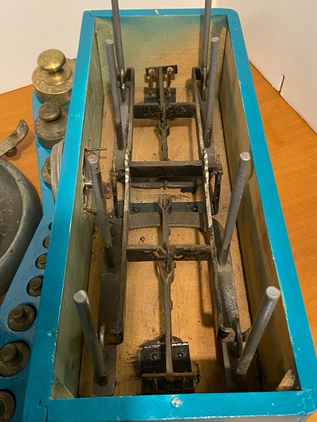 Bilancia antica restaurata anni '60