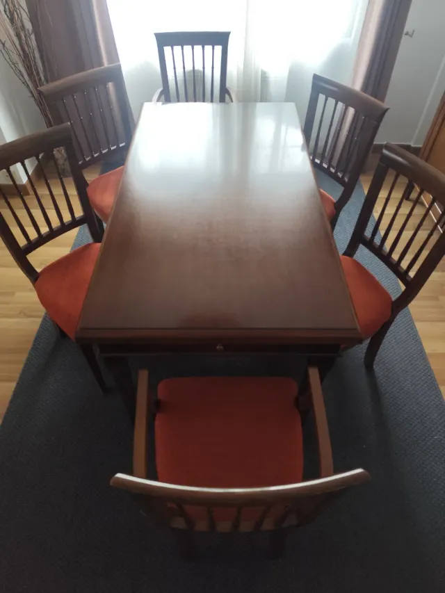 Conjunto mesa extensible, 4 sillas y 2 sillones