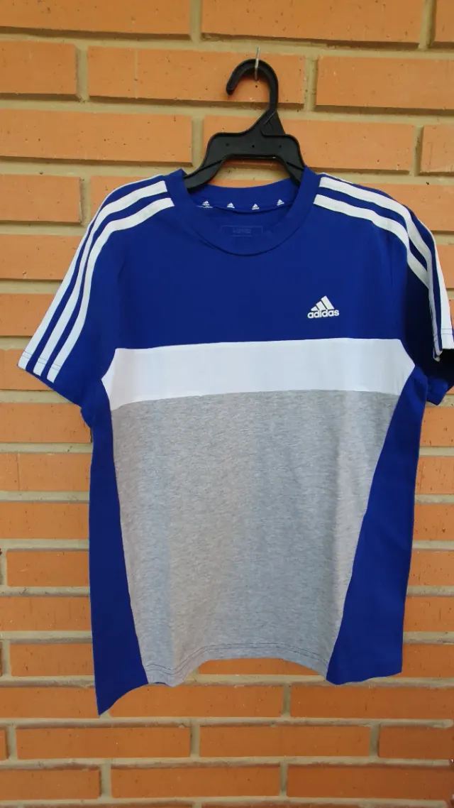Camiseta Adidas Talla 12 + Pantalón Regalo