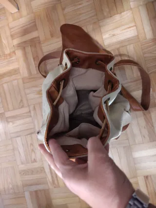 Mochila de lona y polipiel vintage en color crema