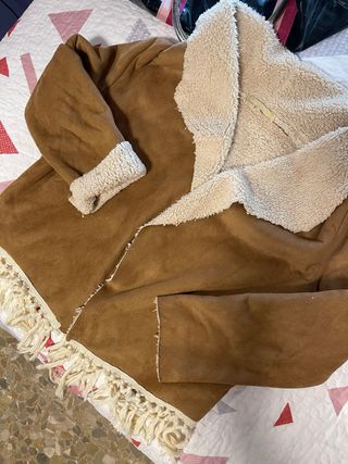 Cazadora beige pelo con flecos