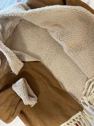 Cazadora beige pelo con flecos