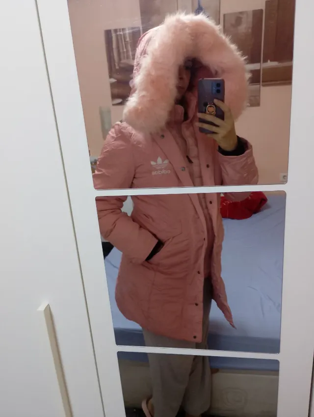 Chaqueton rosa con capucha muy calentita