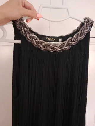 Vestido negro con pedrería
