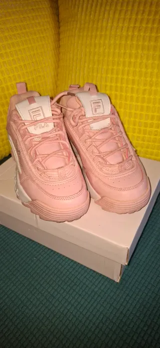 Deportivas Fila rosas y blancas