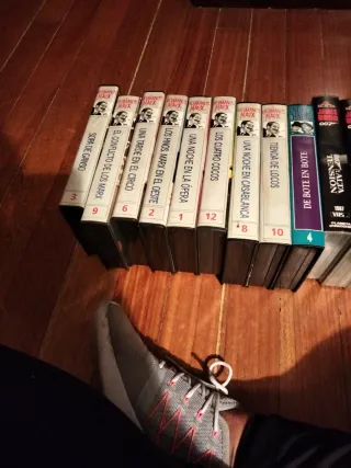 Lote 18 Películas VHS Hermanos Marx y 007