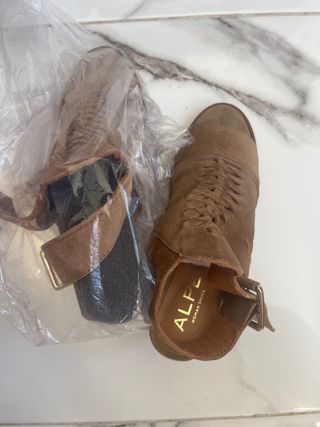 Zapatos de tacón ALPE marrones