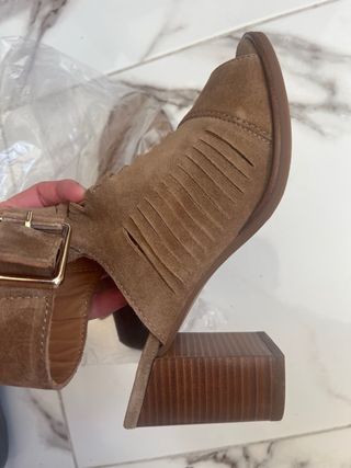 Zapatos de tacón ALPE marrones