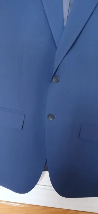 Traje azul Zara chico