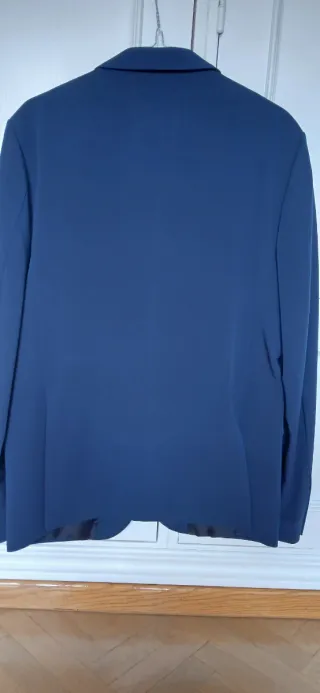 Traje azul Zara chico