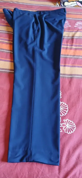 Traje azul Zara chico