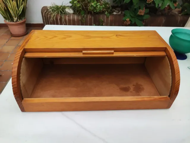 Panera de madera con tapa enrollable