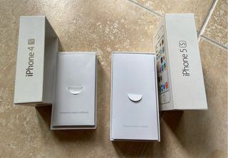 Cajas iPhone 4S y 5S (Negro y Blanco)