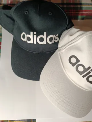 Gorras Adidas Negra y Blanca